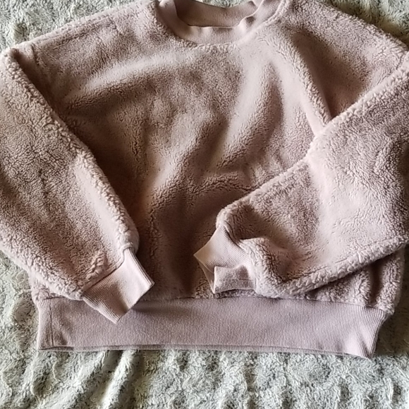 Pink/blush fluffy sweater - Picture 1 of 4